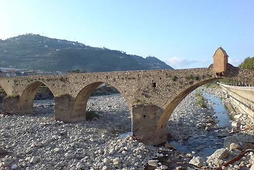 Ponte Romano sul fiume Argentina